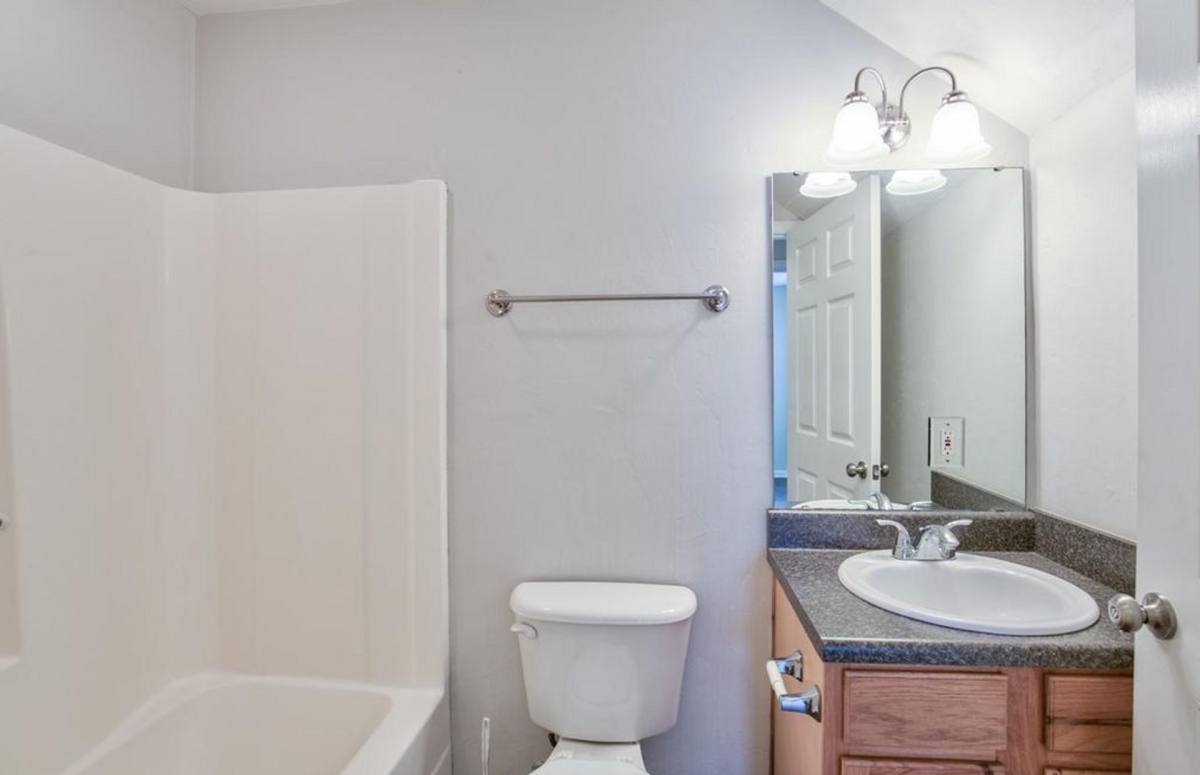 Apartment for rent at 990 W Brevard St, Tallahassee, FL 32304