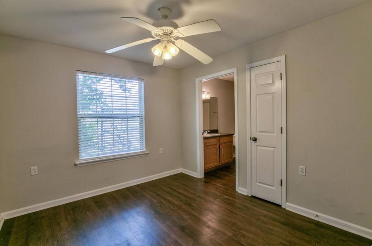Apartment for rent at 990 W Brevard St, Tallahassee, FL 32304