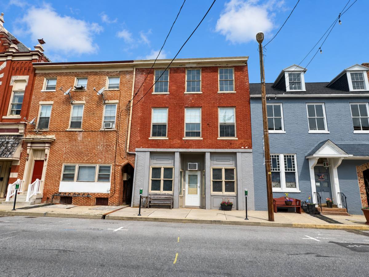 Apartment for rent at 116 W Market St, Marietta, PA 17547