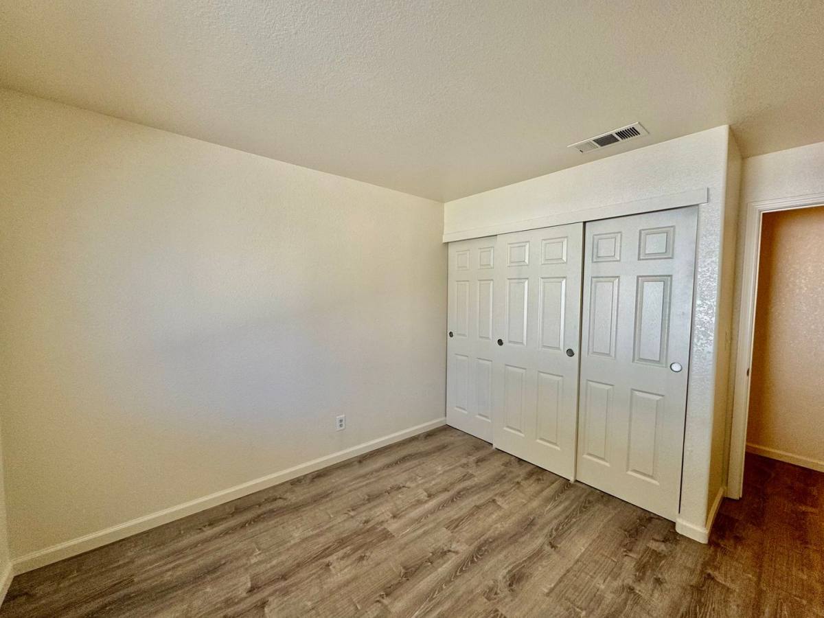 House for rent at 1915 Place Rd, Los Banos, CA 93635