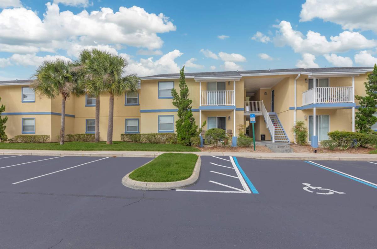Apartment for rent at 2760 Mayport Rd, Atlantic Beach, FL 32233