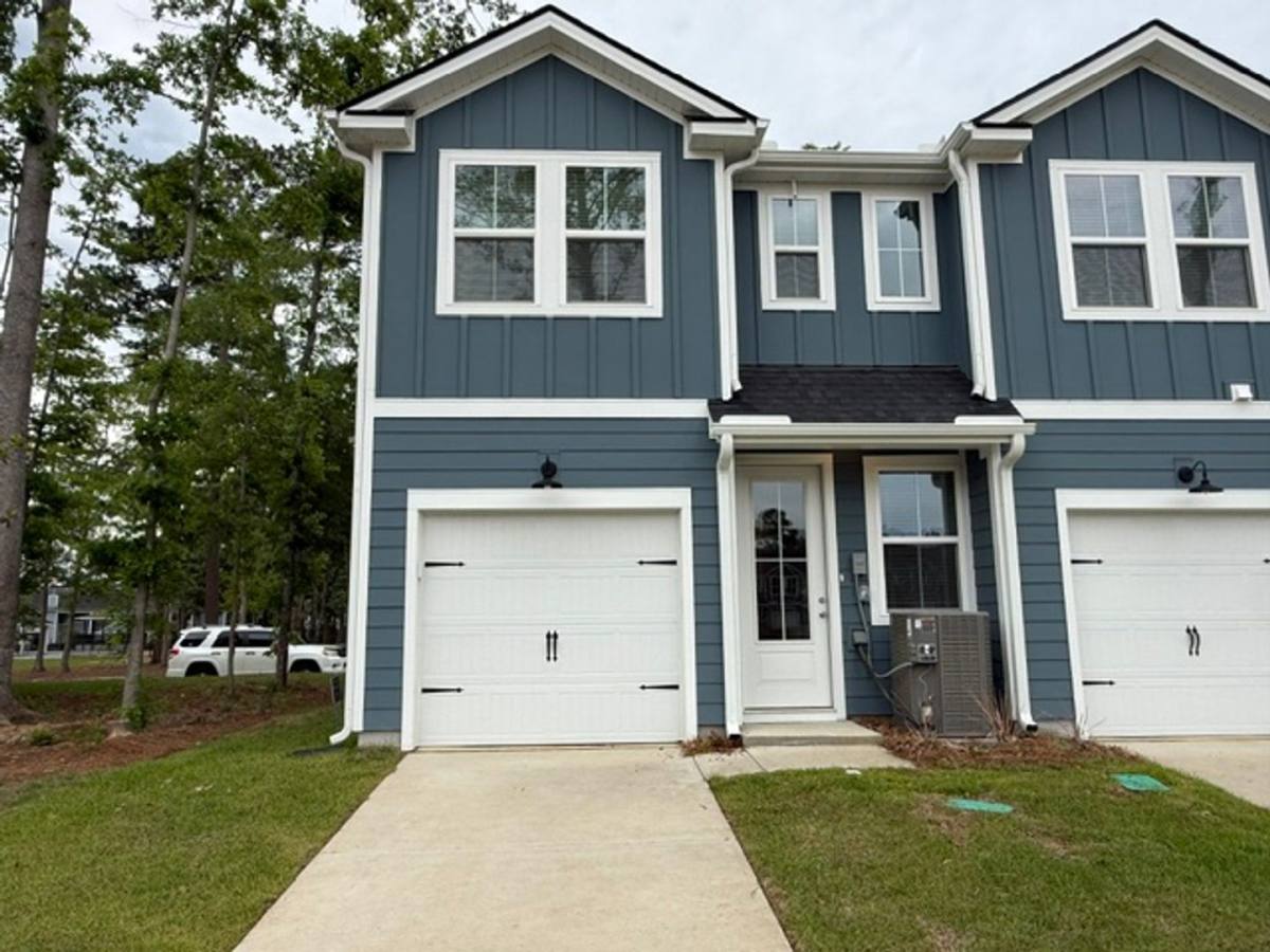 Townhouse for rent at 467 Martins Creek Blvd, Summerville, SC 29485
