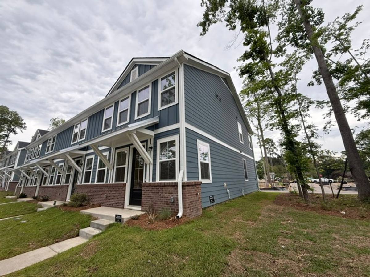 Townhouse for rent at 467 Martins Creek Blvd, Summerville, SC 29485