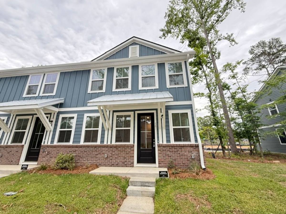 Townhouse for rent at 467 Martins Creek Blvd, Summerville, SC 29485