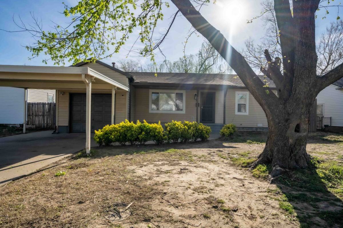 House for rent at 815 N Hudson Ave, Tulsa, OK 74115
