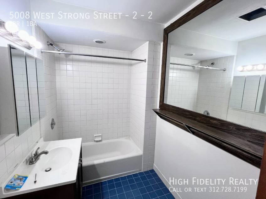 Apartment for rent at 5008 W Strong St #2, Chicago, IL 60630