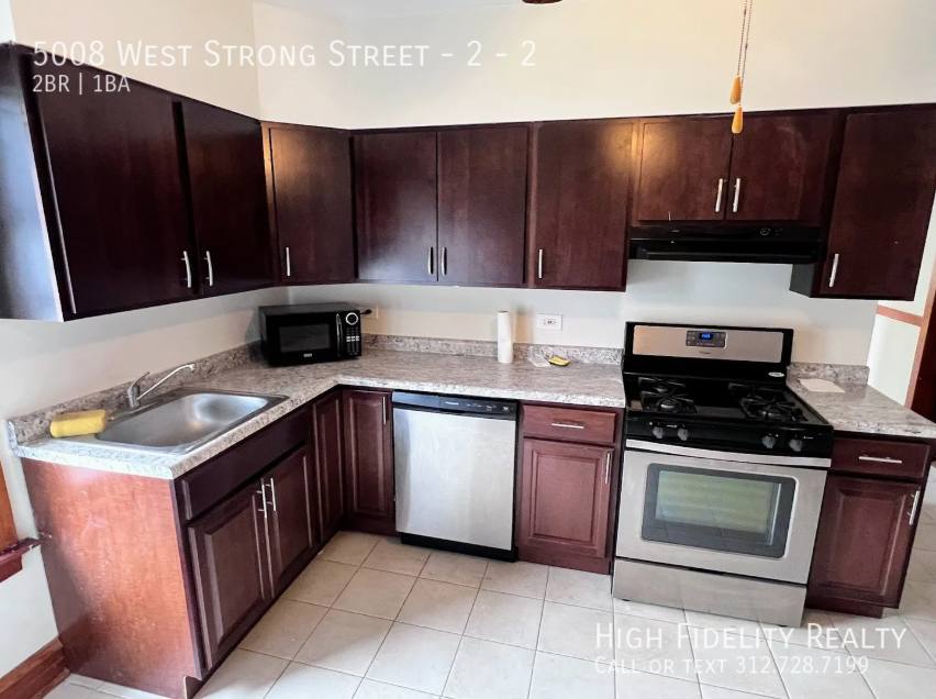 Apartment for rent at 5008 W Strong St #2, Chicago, IL 60630