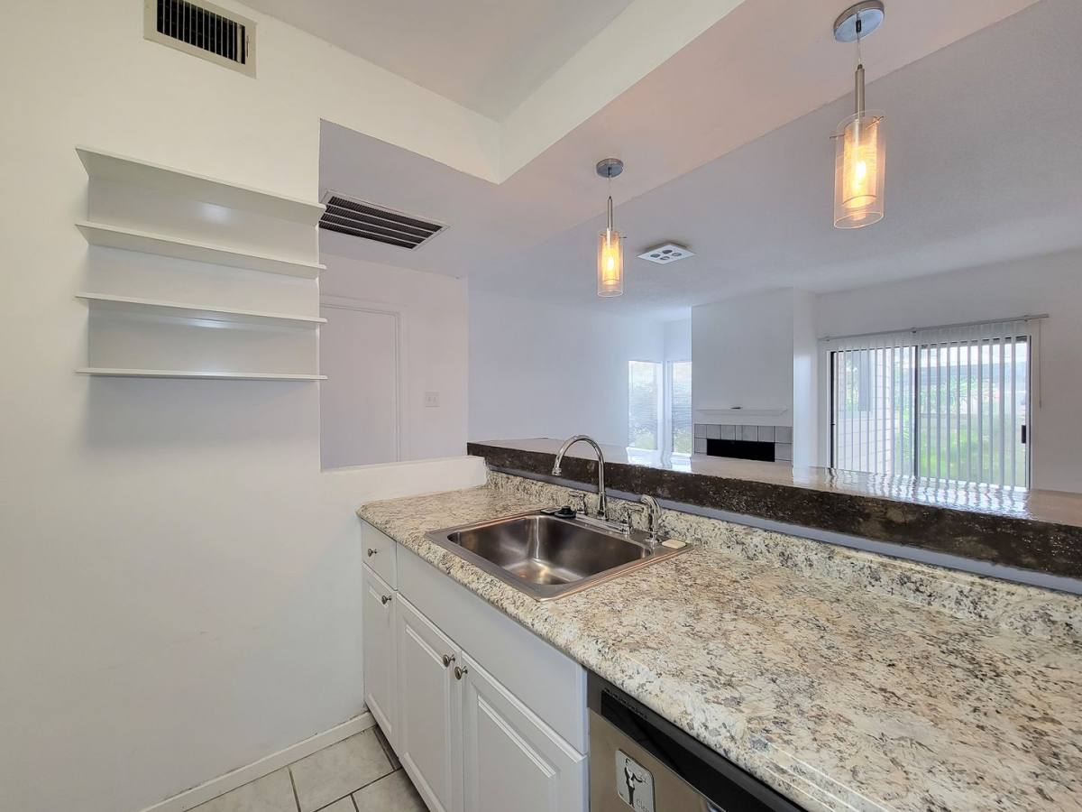 Condo for rent at 7119 N Holiday Dr, Galveston, TX 77550