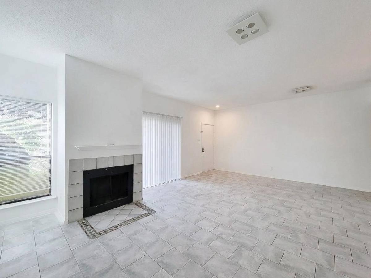 Condo for rent at 7119 N Holiday Dr, Galveston, TX 77550