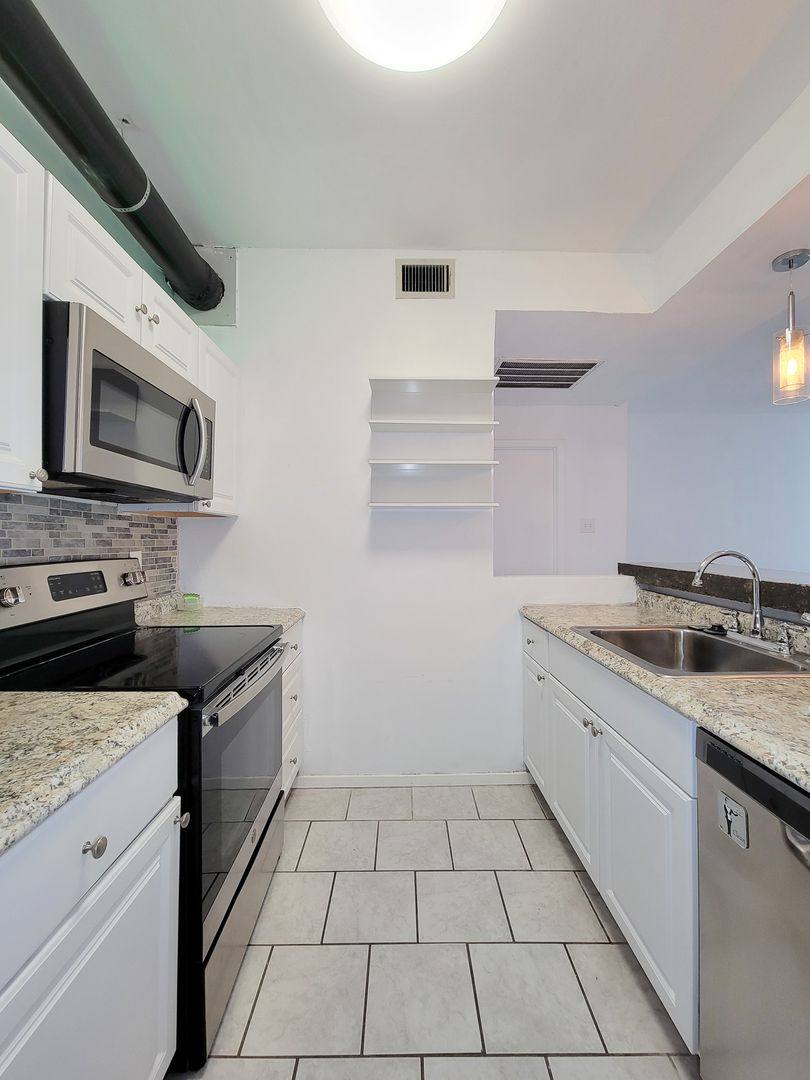 Condo for rent at 7119 N Holiday Dr, Galveston, TX 77550