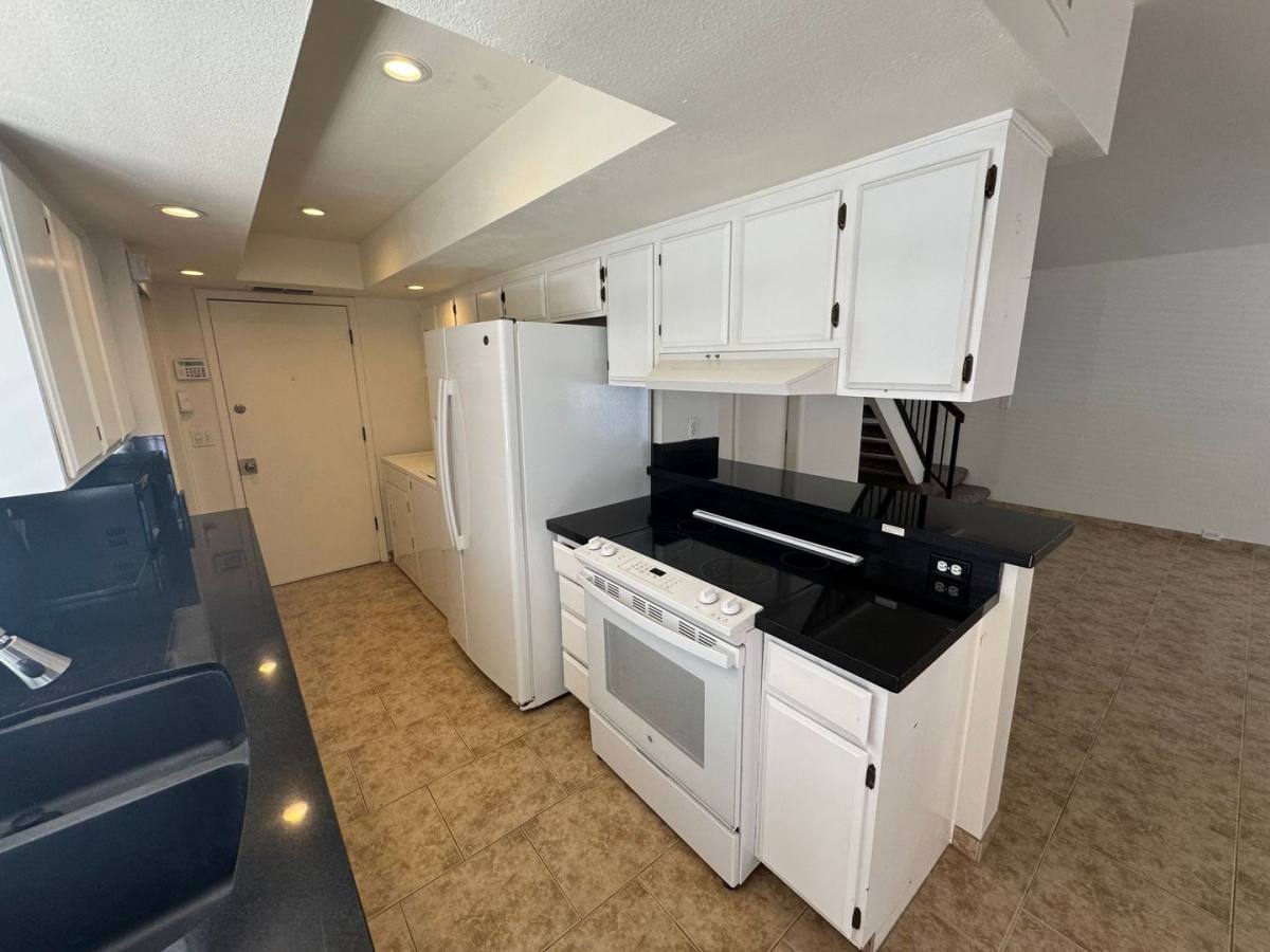 Townhouse for rent at 10420 N 10th St, Phoenix, AZ 85020