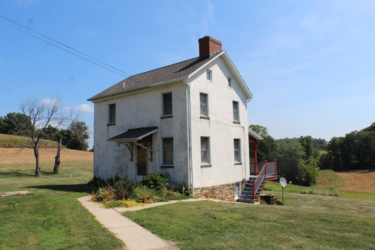 House for rent at 4218 Messersmith Rd, Glen Rock, PA 17327