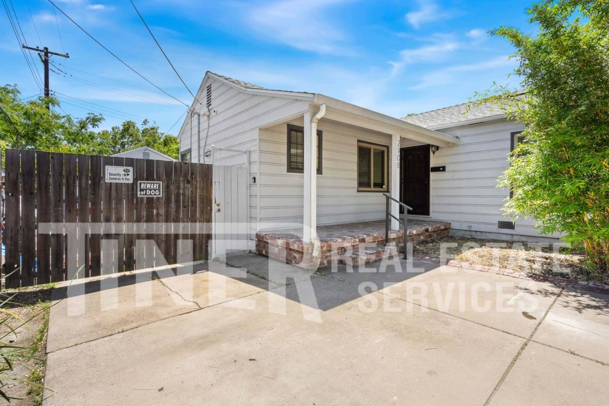 House for rent at 2908 12th Ave, Sacramento, CA 95817