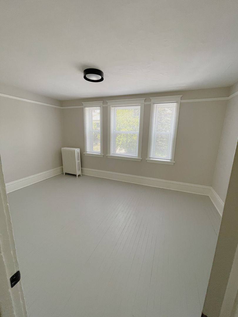 Apartment for rent at 1532 E Superior St, Duluth, MN 55812
