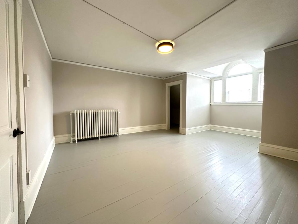 Apartment for rent at 1532 E Superior St, Duluth, MN 55812