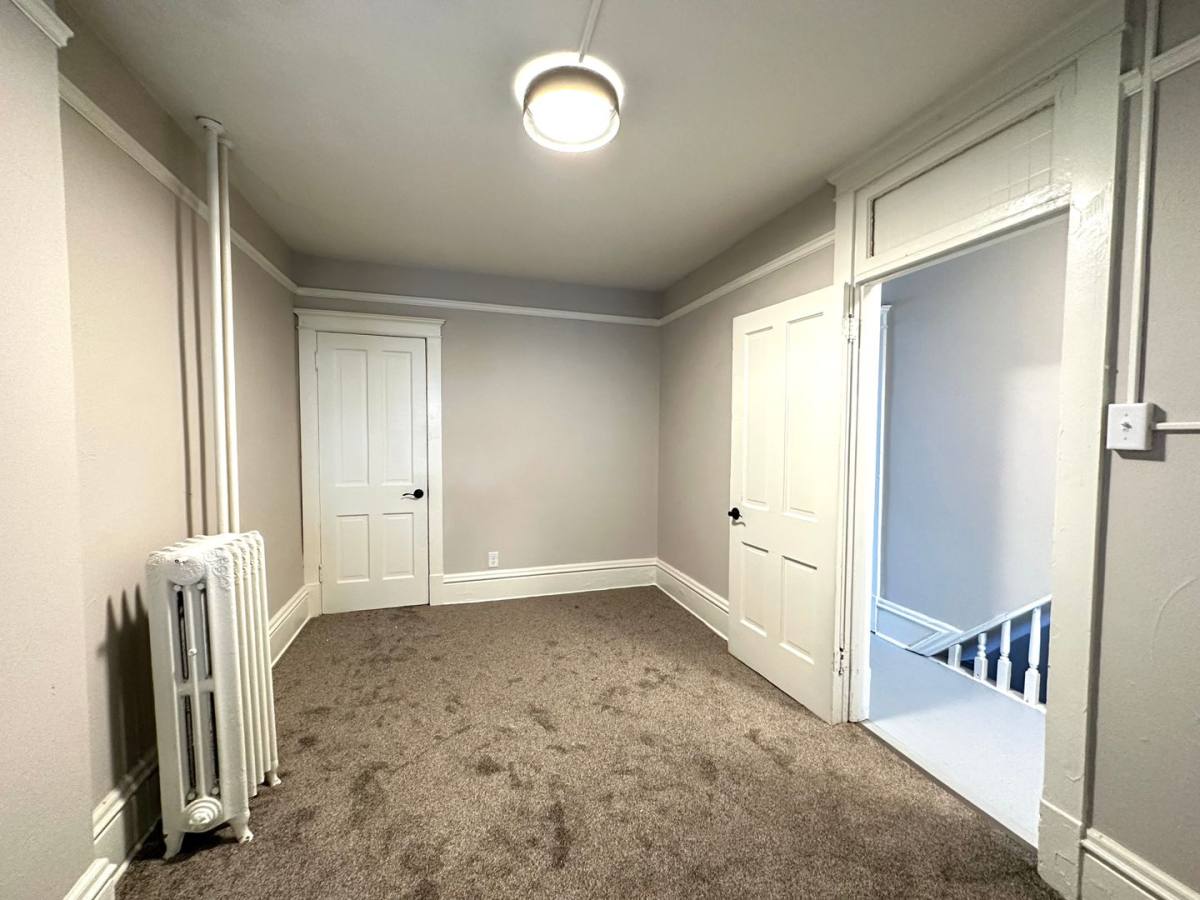 Apartment for rent at 1532 E Superior St, Duluth, MN 55812