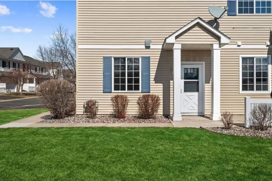 Townhouse for rent at 18037 96th Ave N, Maple Grove, MN 55311