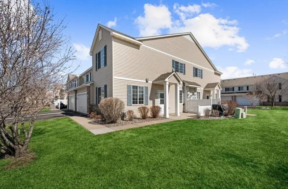 Townhouse for rent at 18037 96th Ave N, Maple Grove, MN 55311