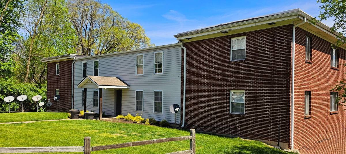 Apartment for rent at 3840 Briar Place, Dayton, OH 45405