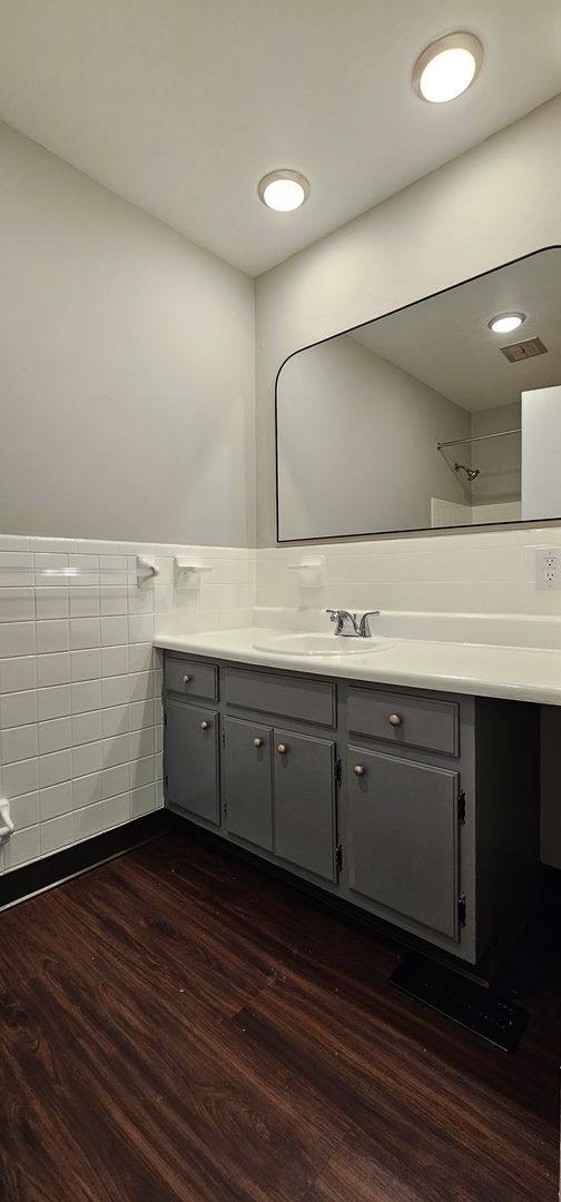 Apartment for rent at 3840 Briar Place, Dayton, OH 45405