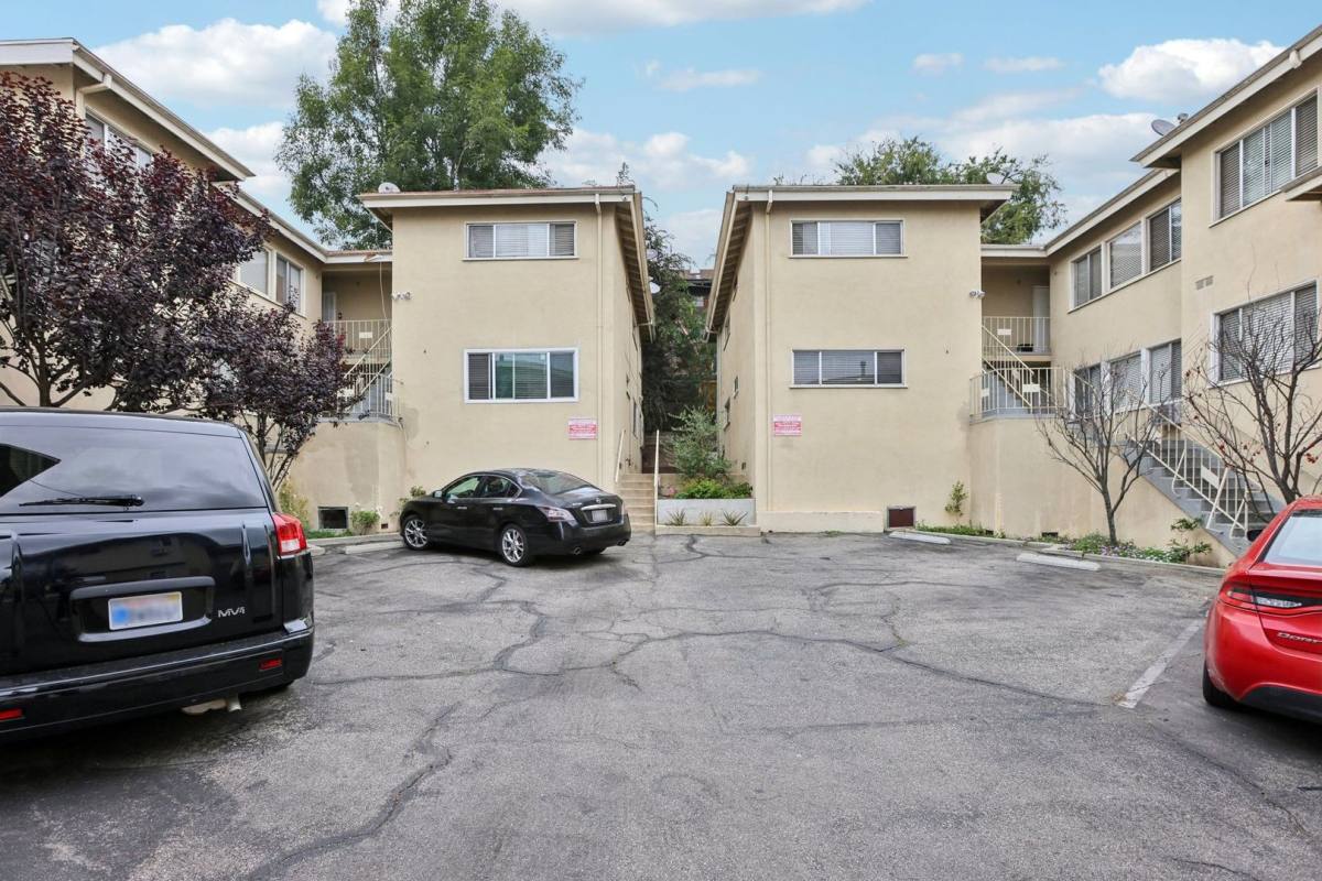 Apartment for rent at 2245 W 26th Place #7, Los Angeles, CA 90018