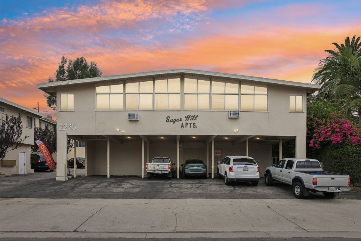 Apartment for rent at 2245 W 26th Place #7, Los Angeles, CA 90018