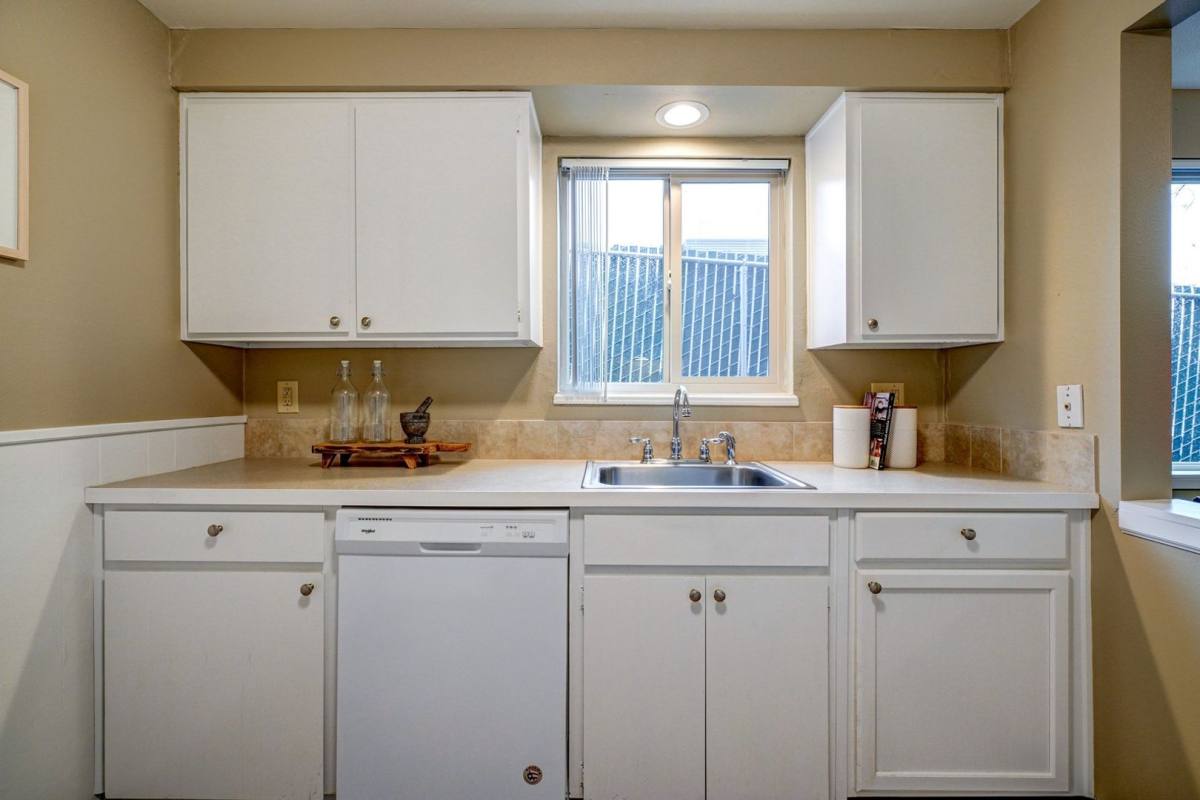 Apartment for rent at 410-476 Vista Ave SE, Salem, OR 97302