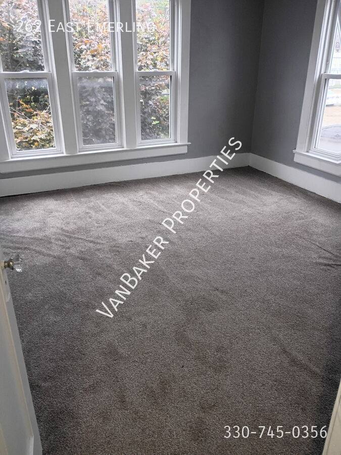 Townhouse for rent at 262 E Emerling, Akron, OH 44301