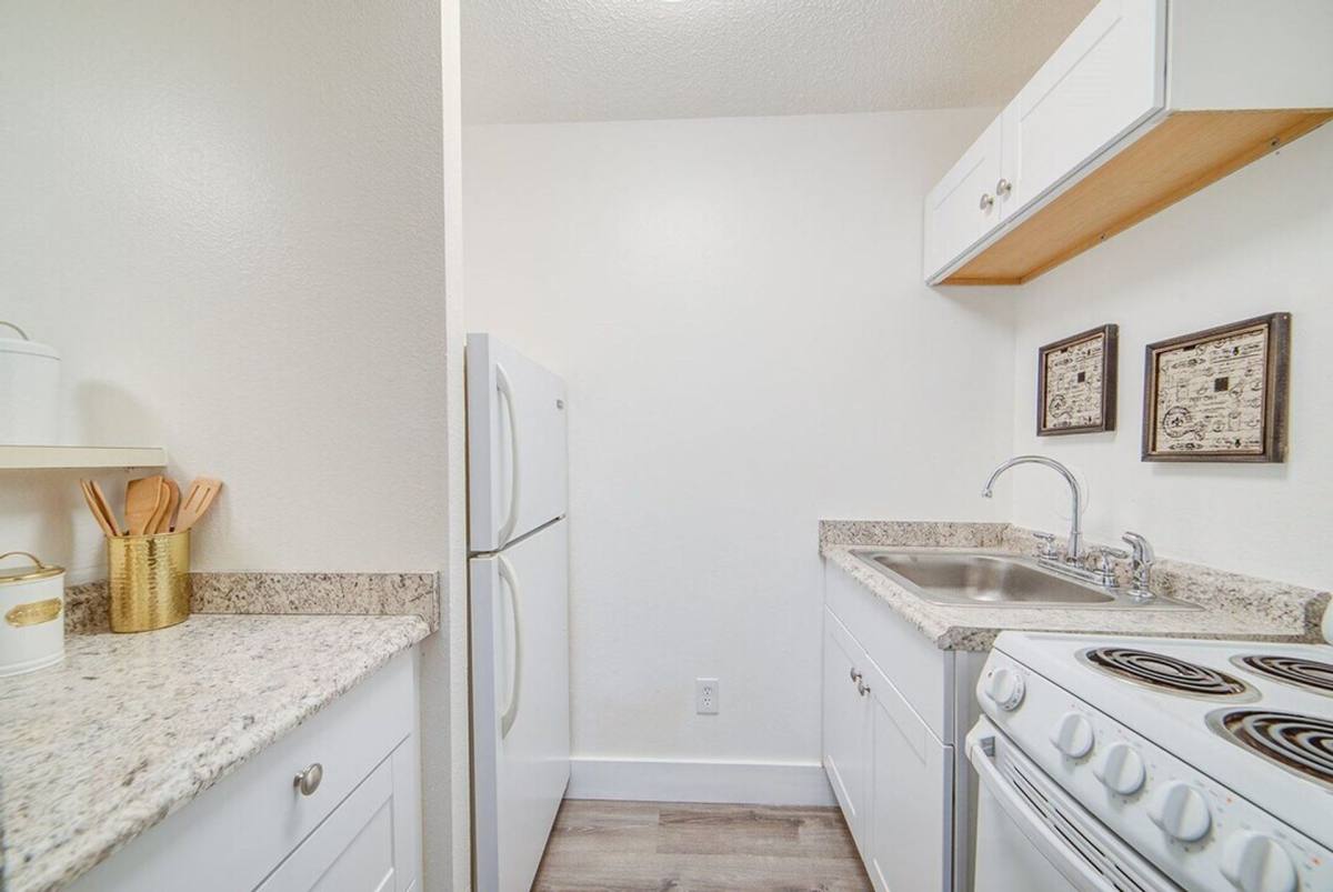 Apartment for rent at 40 E McKinley Ave, Des Moines, IA 50315