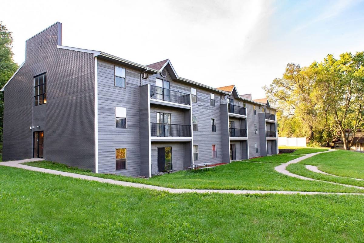 Apartment for rent at 40 E McKinley Ave, Des Moines, IA 50315