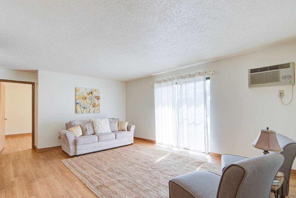 Apartment for rent at 40 E McKinley Ave, Des Moines, IA 50315