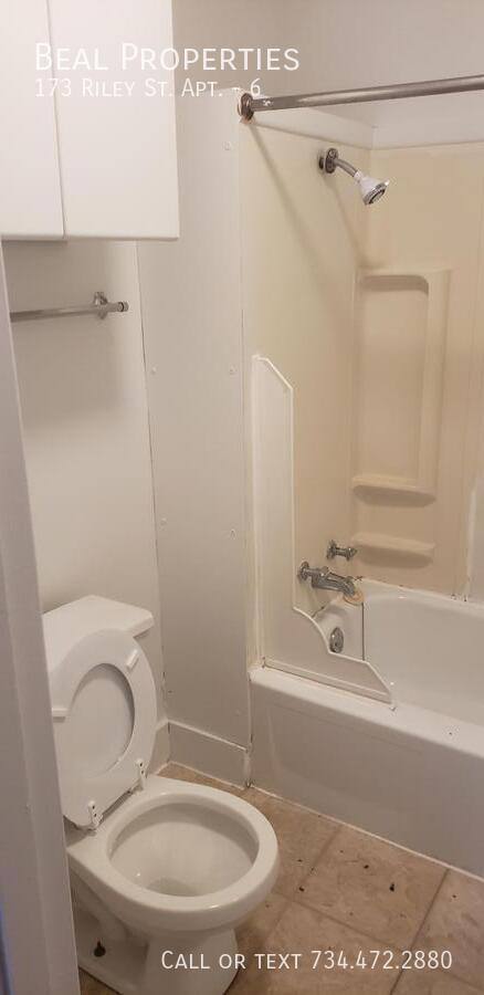 Apartment for rent at 173 Riley St #6, Dundee, MI 48131