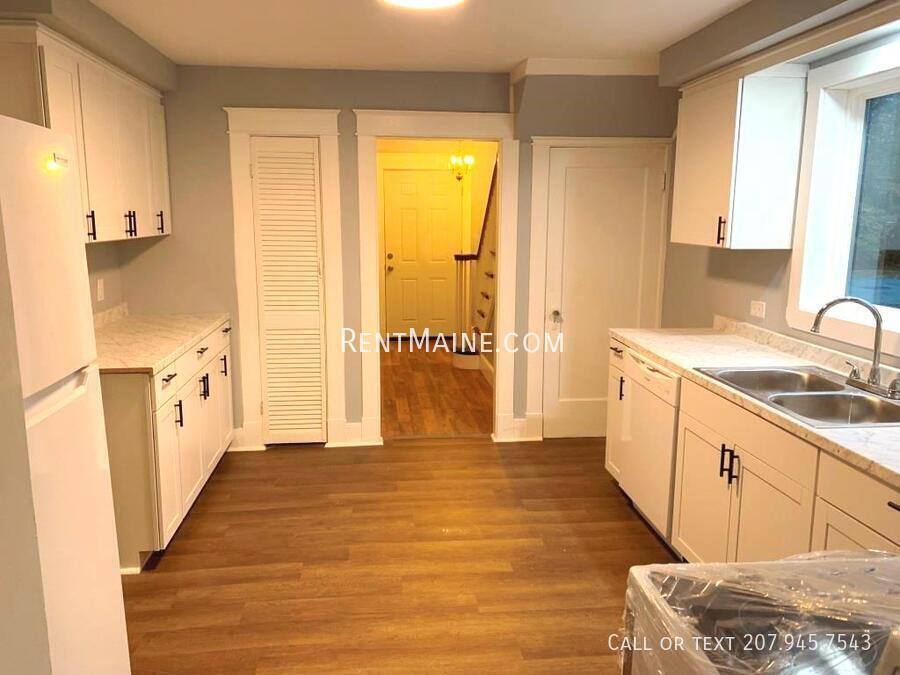 Apartment for rent at 19 Nason Ave, Bangor, ME 04401