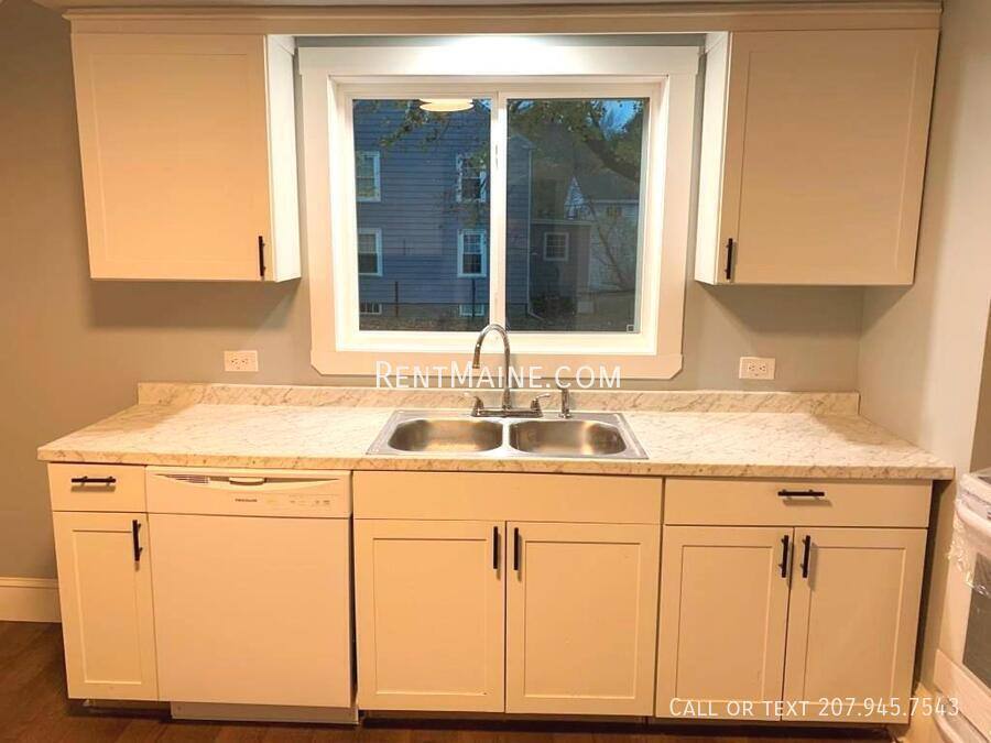 Apartment for rent at 19 Nason Ave, Bangor, ME 04401
