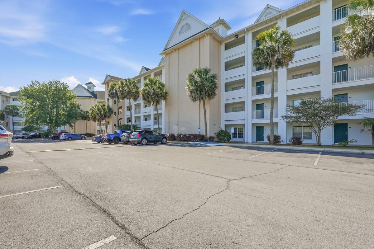 Apartment for rent at 4270 Calinda Lane, Niceville, FL 32578