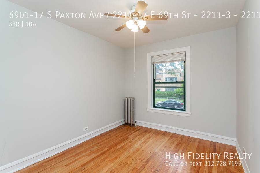 Apartment for rent at 6901-17 S Paxton Ave 2211-17 E 69th St #3, Chicago, IL 60649