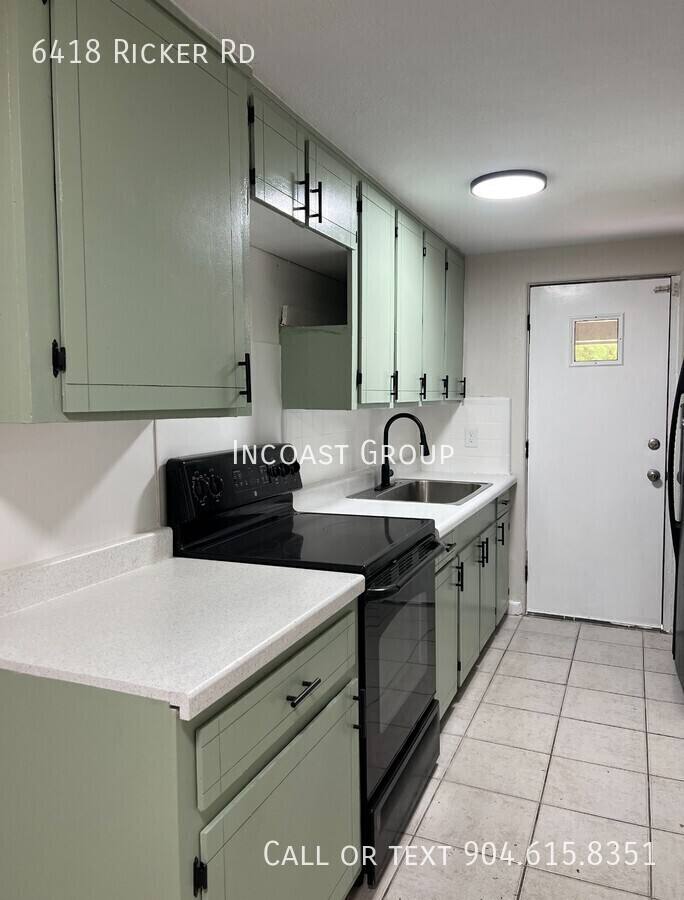 Townhouse for rent at 6418 Ricker Rd, Jacksonville, FL 32244