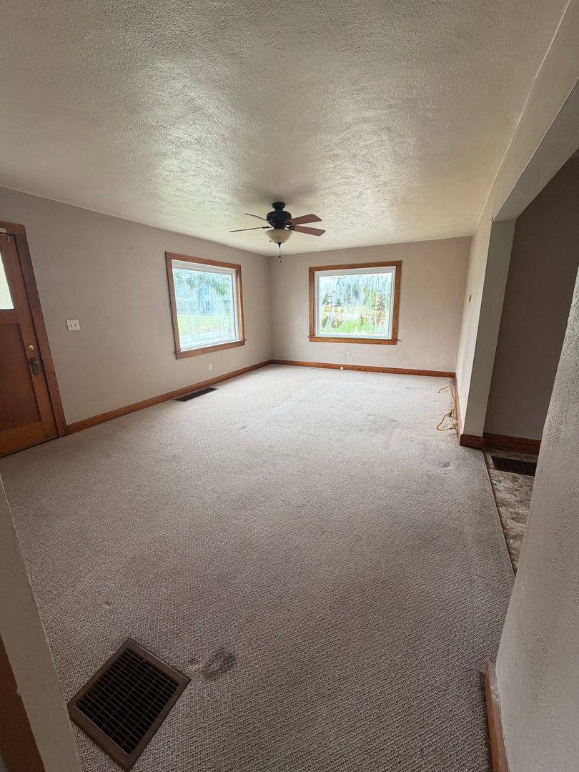 House for rent at 201 W 11th St, Cassville, MO 65625