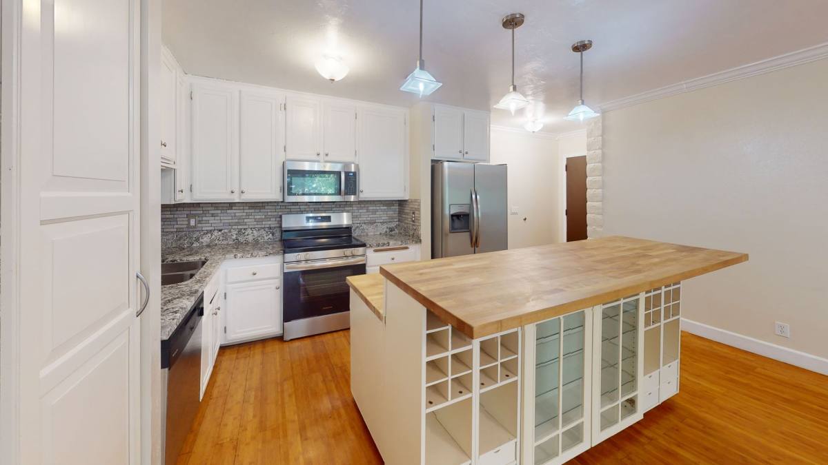 Condo for rent at 943 D Ave, Coronado, CA 92118