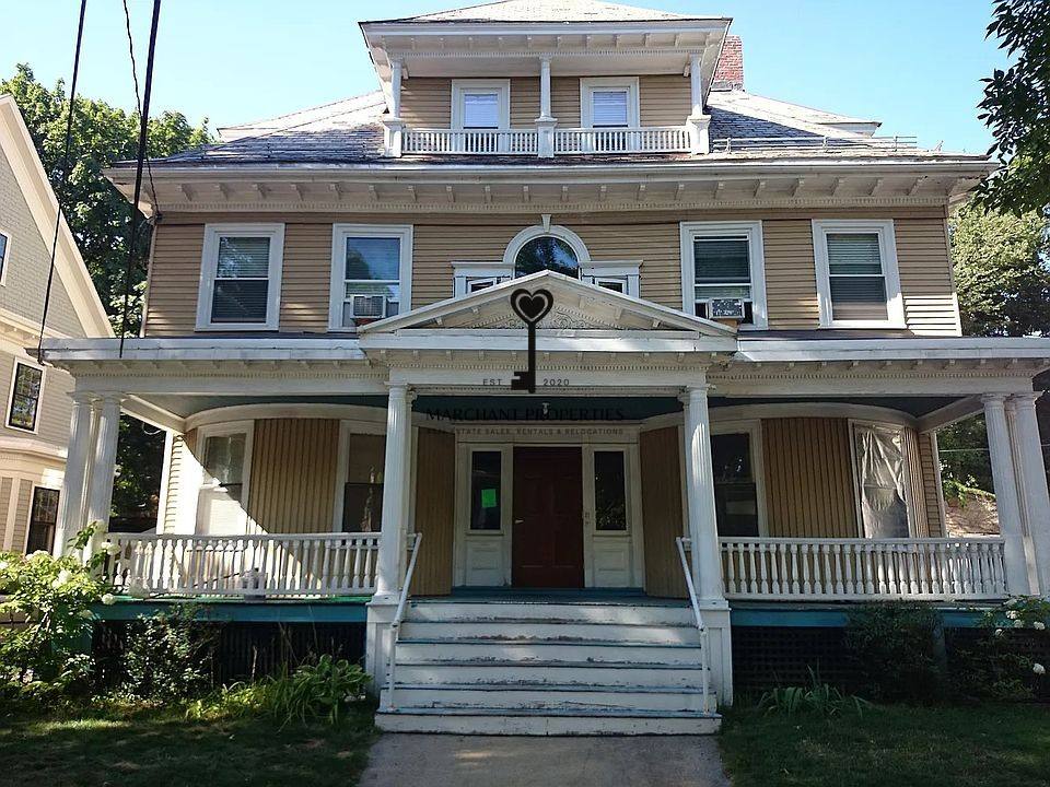 Apartment for rent at 11 Manchester Rd, Brookline, MA 02446