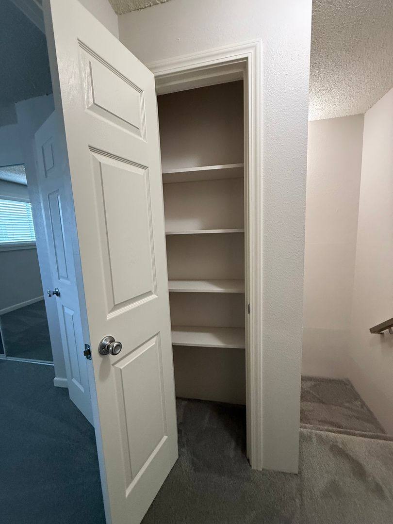 Apartment for rent at 937 SW 11th St, Redmond, OR 97756