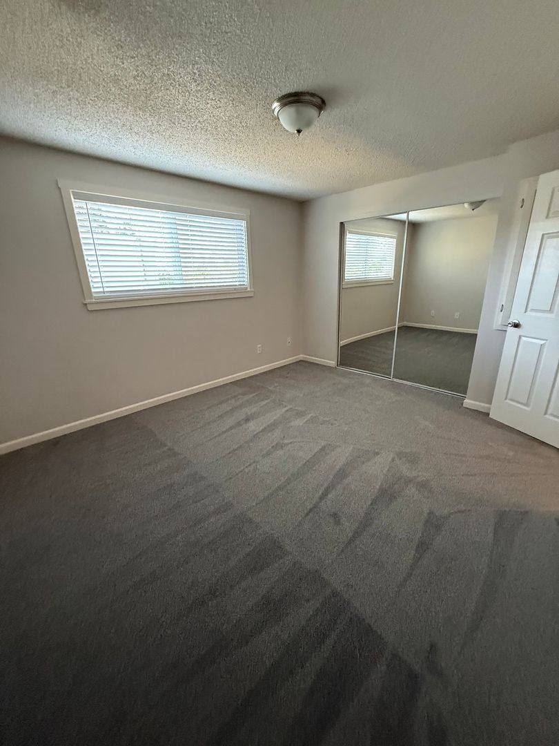 Apartment for rent at 937 SW 11th St, Redmond, OR 97756