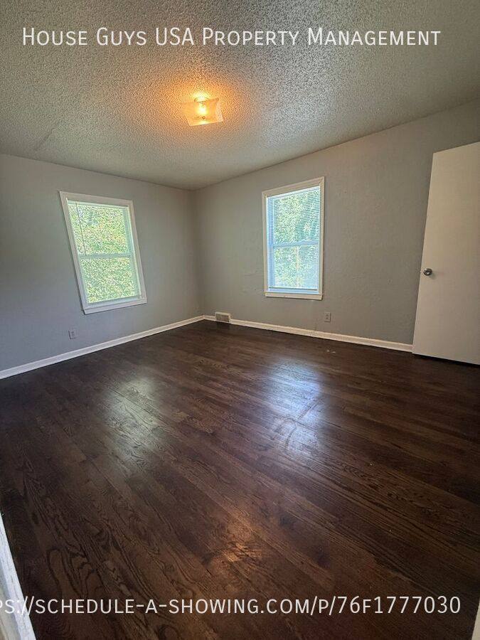 House for rent at 5816 Bellefontaine Ave, Kansas City, MO 64130