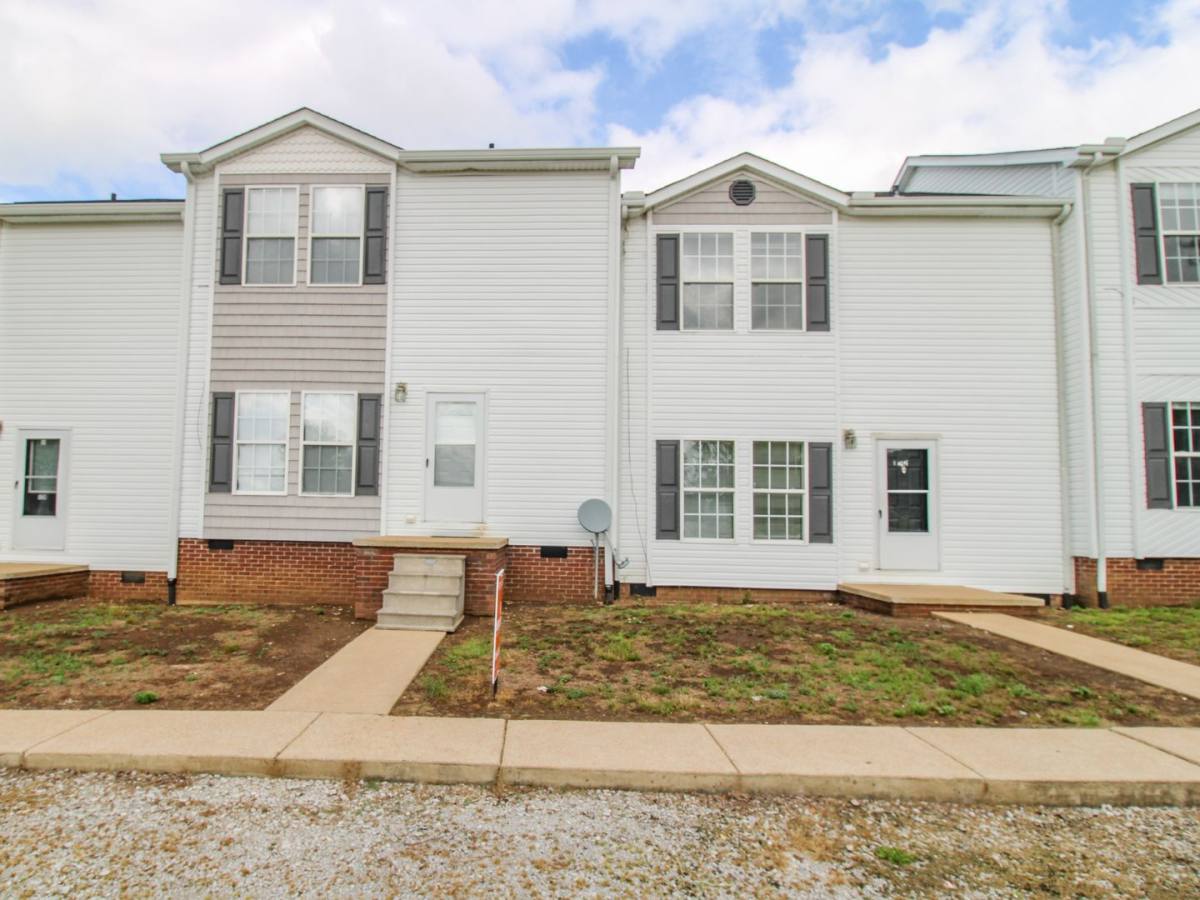 Townhouse for rent at 122 Meadows Lane, Pulaski, TN 38478