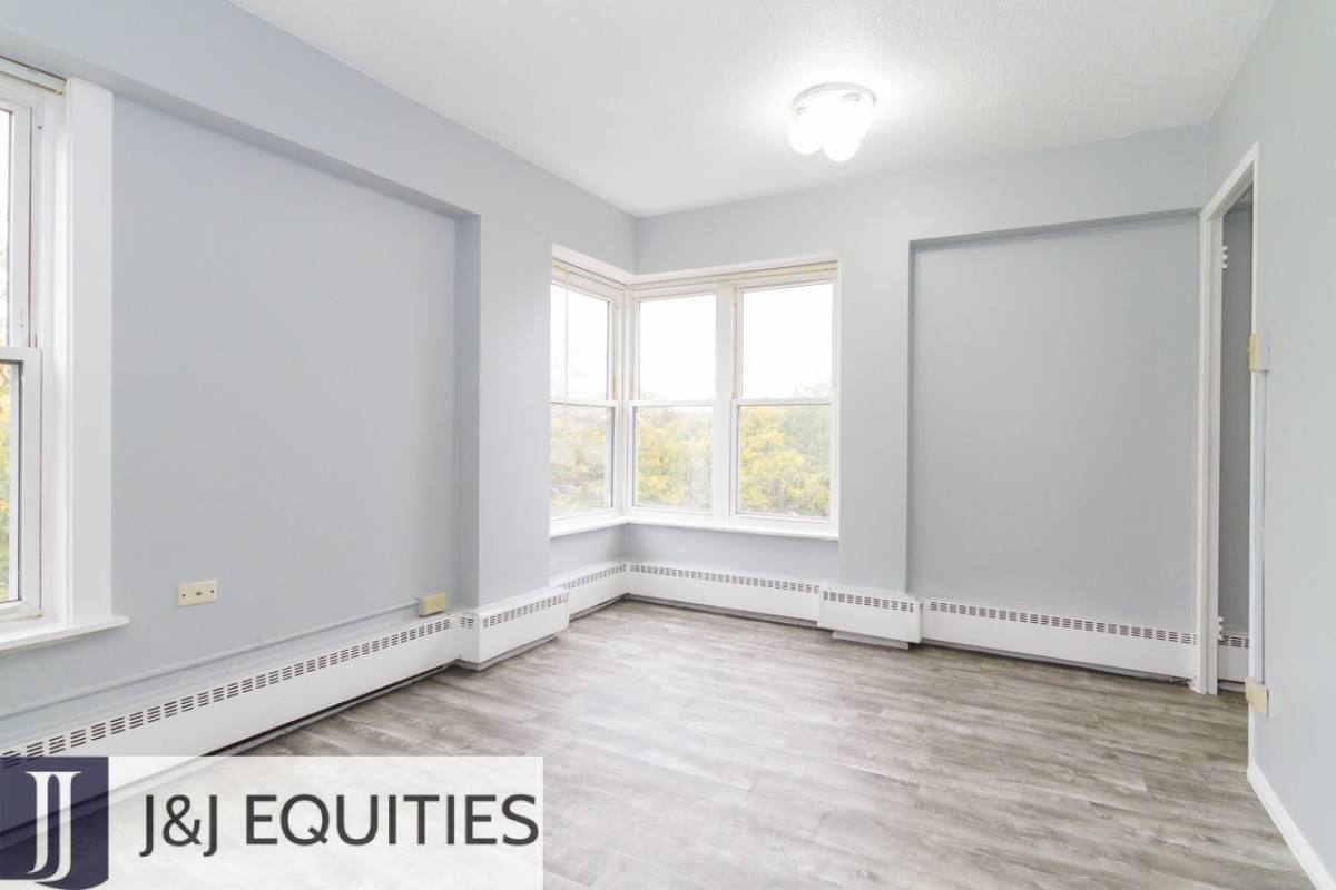 Apartment for rent at 7333 N Ridge Blvd #404, Chicago, IL 60645