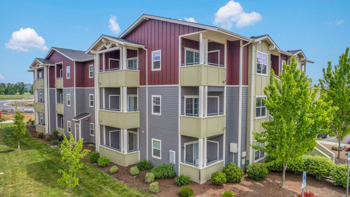 Apartment for rent at 875 Village Loop, Lebanon, OR 97355
