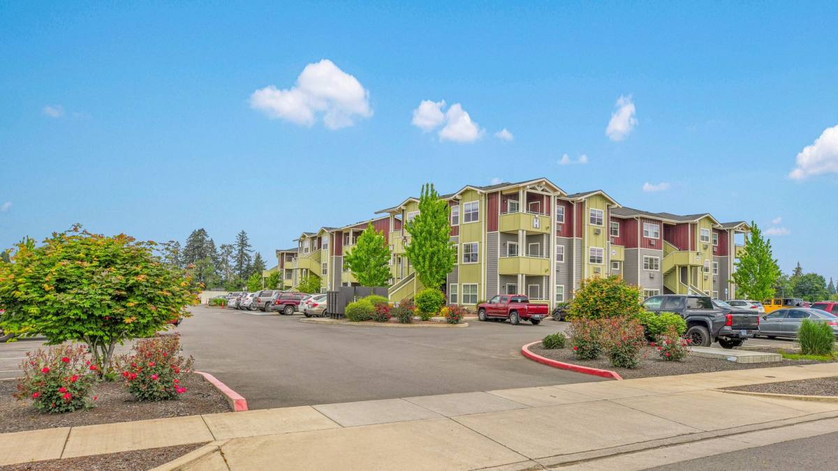 Apartment for rent at 875 Village Loop, Lebanon, OR 97355