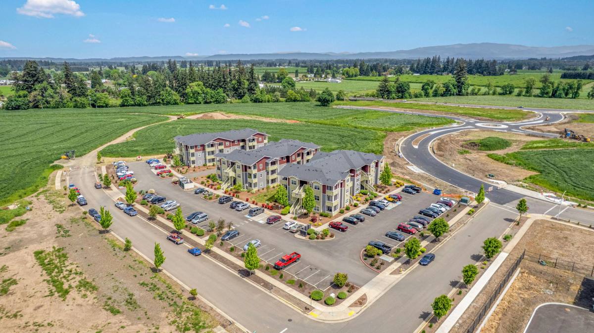 Apartment for rent at 875 Village Loop, Lebanon, OR 97355