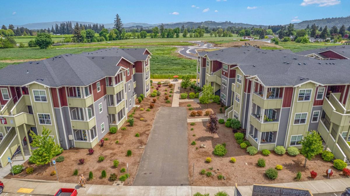 Apartment for rent at 875 Village Loop, Lebanon, OR 97355