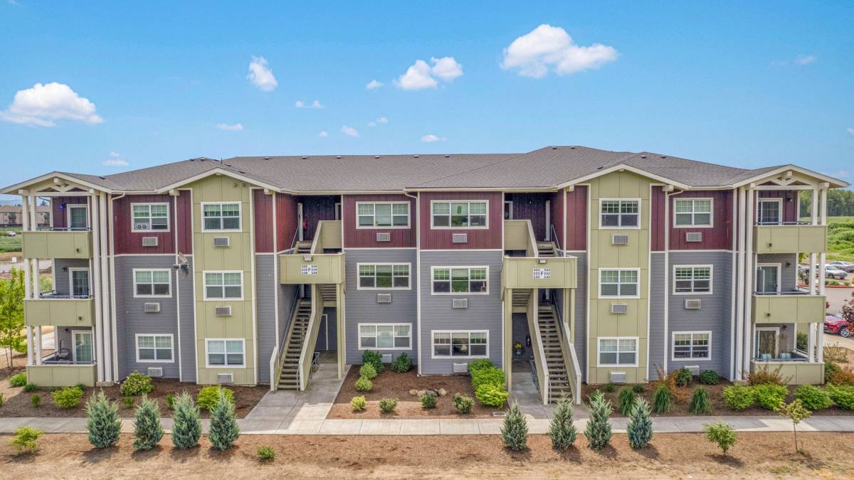 Apartment for rent at 875 Village Loop, Lebanon, OR 97355